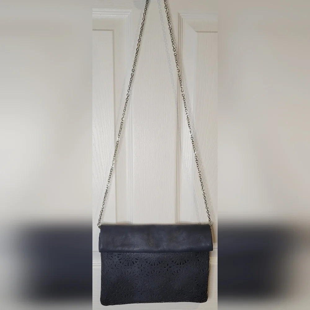 Urban Expressions Crossbody Clutch - Picture 4 of 11